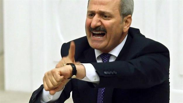 Former economy minister pays fine for watch allegedly given as a bribe