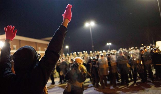 Protests spread across US, more troops deployed to prevent fresh Ferguson riots