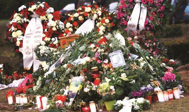 Hundreds in Germany bid farewell to late student Tuğçe