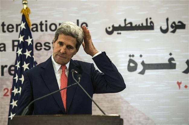 Kerry meets Egypts Sisi to press democracy