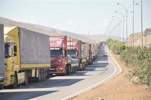 Row over truck transit fee grows between Iran, Turkey