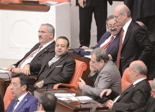 Turkey’s parliamentary commission on graft queries ex-ministers’ wealth