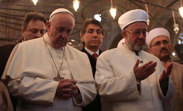 Popes first day in Istanbul boosts hopes of unification