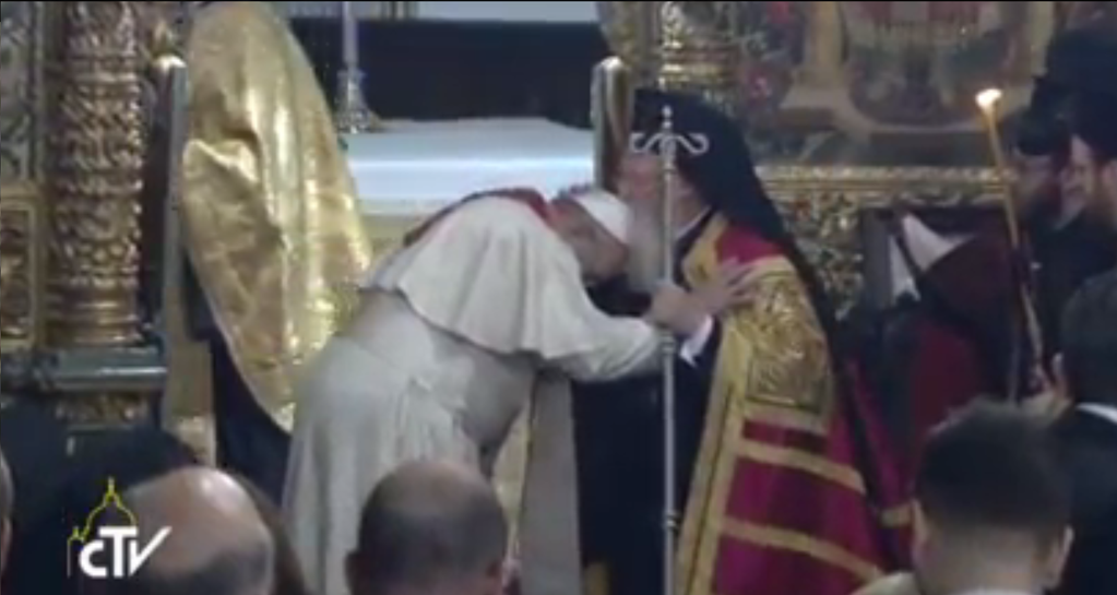 Popes first day in Istanbul boosts hopes of unification