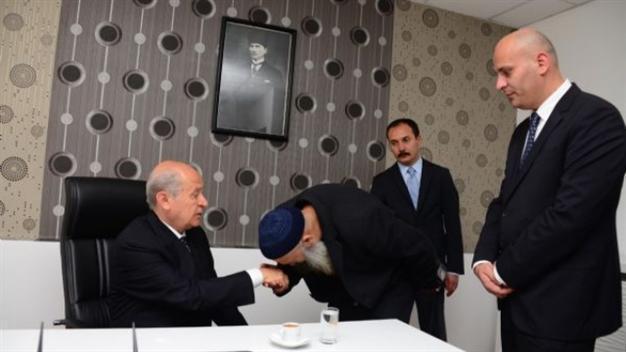 Dont let them kiss your hands, Turkish PM instructs officials