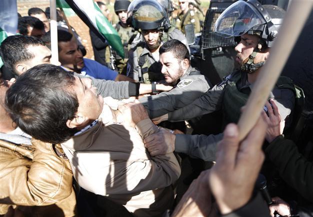 Palestinian official dies in confrontation with Israeli troops