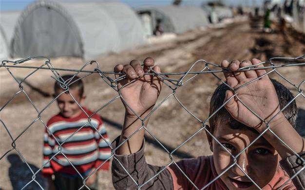 Turkey hosts 200,000 refugees from Kobane, emergency agency says