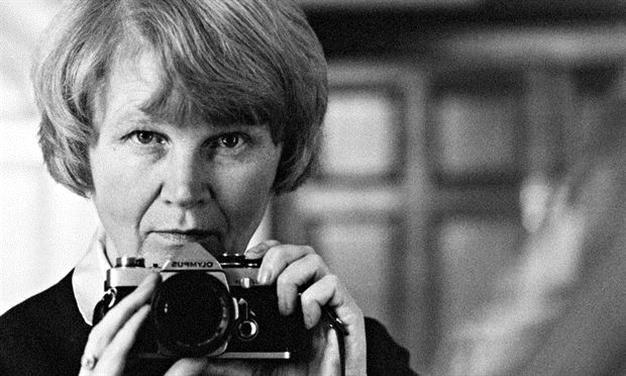 Photographer Jane Bown who snapped royalty and rockstars dies