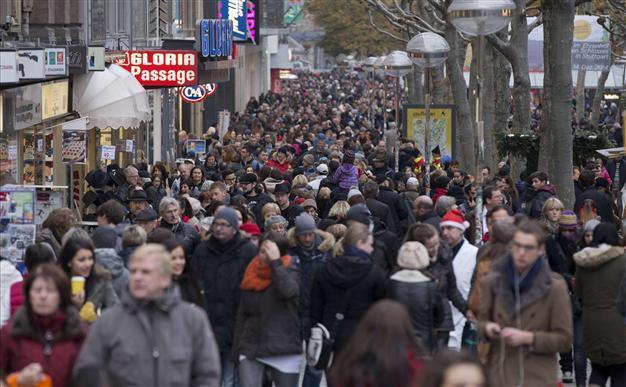 Turkey welcomes limited dual citizenship in Germany, demands more