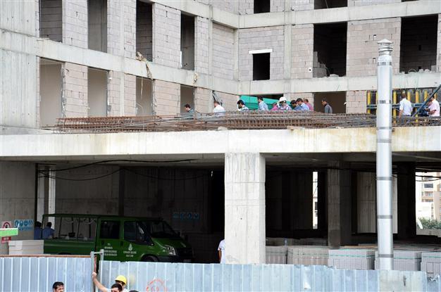 Five construction workers killed in labor accidents across Turkey in black Sunday