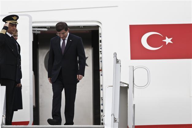 Turkish PM Davutoğlu warns army against ‘talking through media’