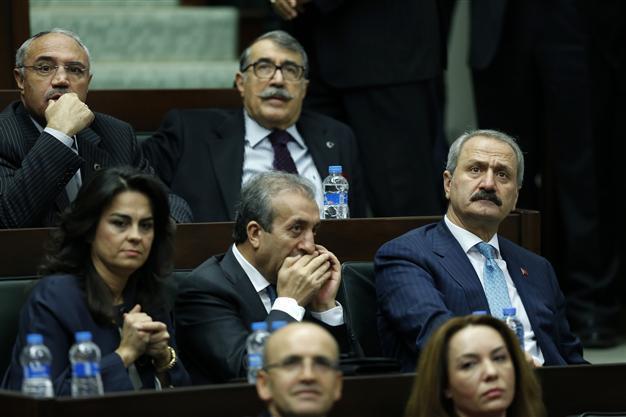 CHP says AKP officials’ relatives are appointed to state bureaucracy without exams