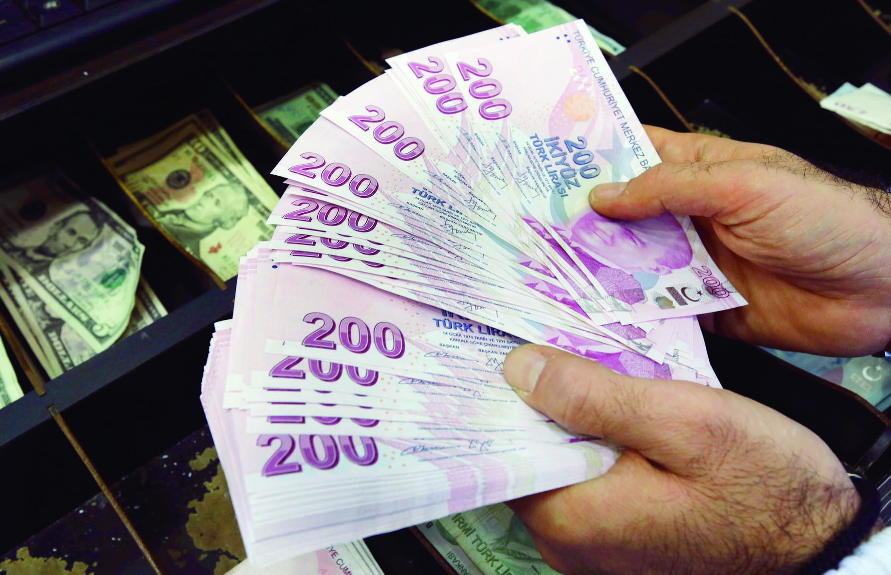 Sweeping energy agenda and construction frenzy mark bumpy Turkish economy in 2014
