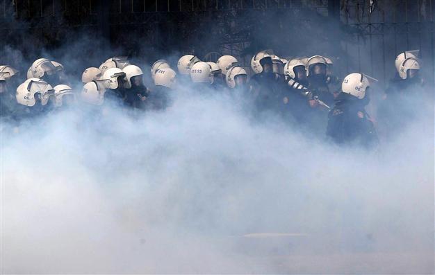 More than 2,000 police psychologically treated, says Turkey’s ombudsman report