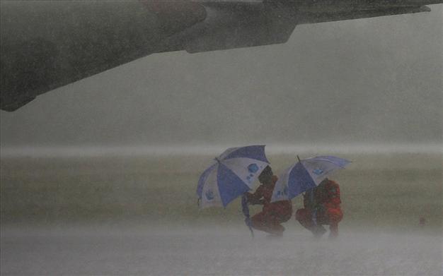 Ice likely caused AirAsia crash, Indonesia says