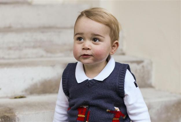 Britains Prince George in new Christmas photos
