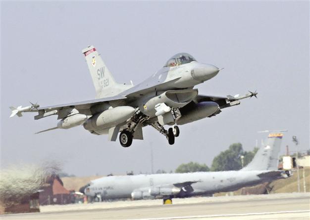 Turkey eyes local jet for full independence: Defense minister