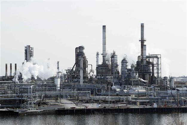 Brent falls below $60 for first time since 2009