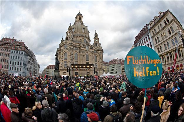 35,000 Germans rally in Dresden against racism and xenophobia