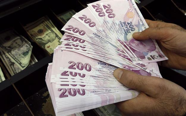 Turkish Central Bank maintains rates despite pressure