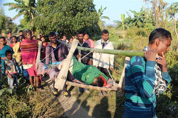 Thousands flee deadly violence in Indias Assam