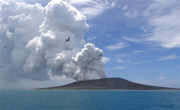 Tongan volcano creates new island: officials
