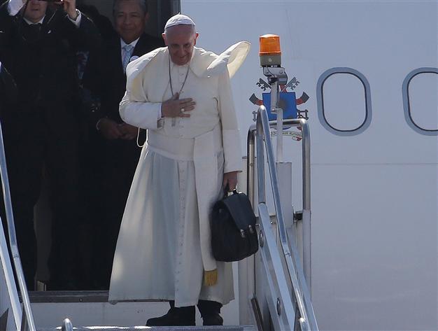 Pope ends record-setting Asia tour