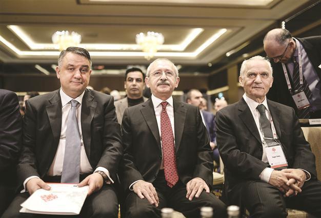 Turkey’s main opposition leader urges gov’t to change Syria policy
