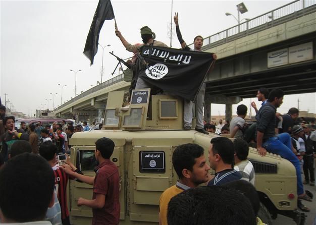 Japan PM demands immediate release of ISIL hostages