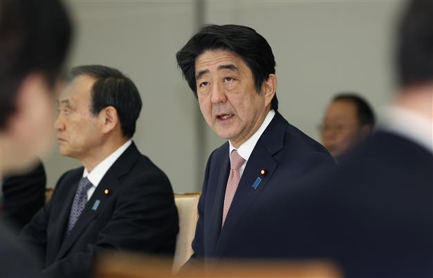 Japanese PM asks for help from Erdoğan and Sisi to free hostages in Syria