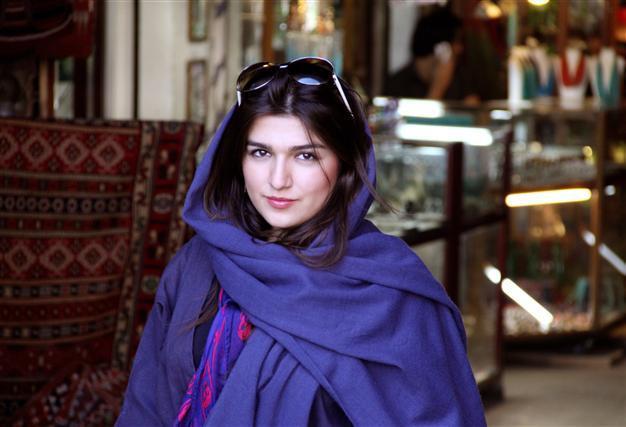 Volleyball federation sanctions Iran for barring women fans