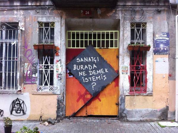 Activists mock police lockdown to celebrate anniversary of communal house in Istanbul