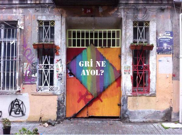 Activists mock police lockdown to celebrate anniversary of communal house in Istanbul