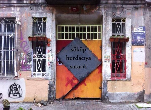Activists mock police lockdown to celebrate anniversary of communal house in Istanbul