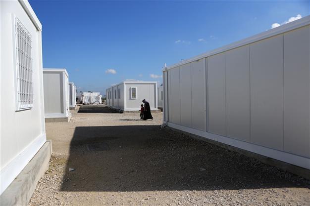 Syrian refugees plot Greek Cyprus escape as camp closes