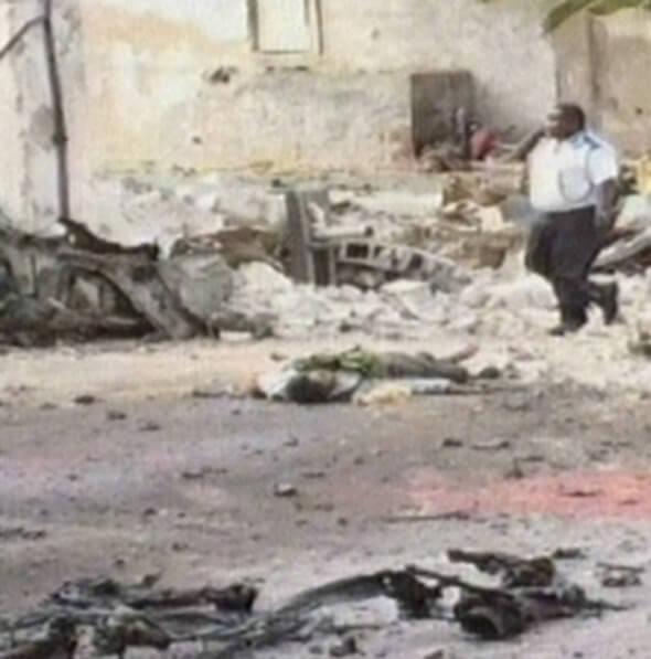 Suicide car bomb targets Mogadishu hotel as Turks meet on eve of Erdoğan visit