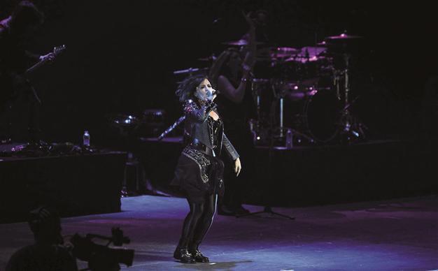 Demi Lovato encourages young fans in Istanbul