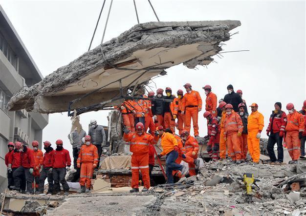Interior minister blocks prosecution of state officials in 2011 Van earthquake case