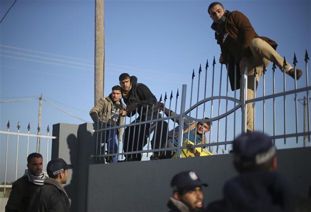 Egypt court rules Hamas armed wing terror group