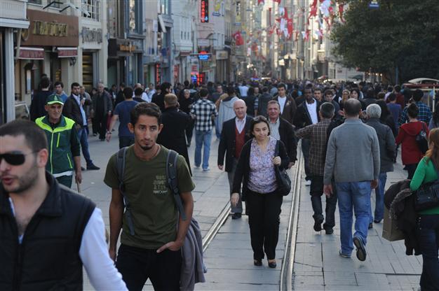 Fewer happy people in Turkey in 2014: Survey