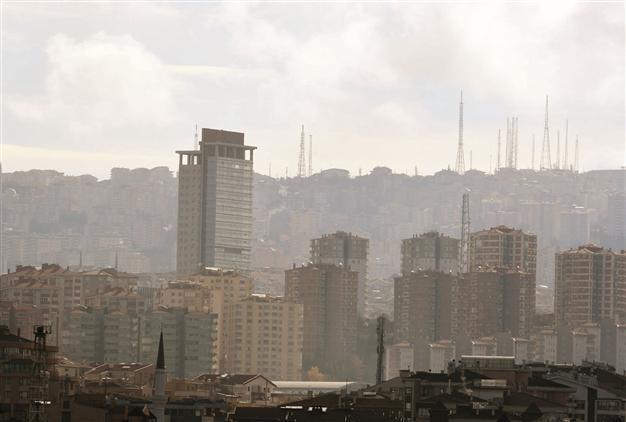 Turkeys construction sector loses $6 billion on falling lira
