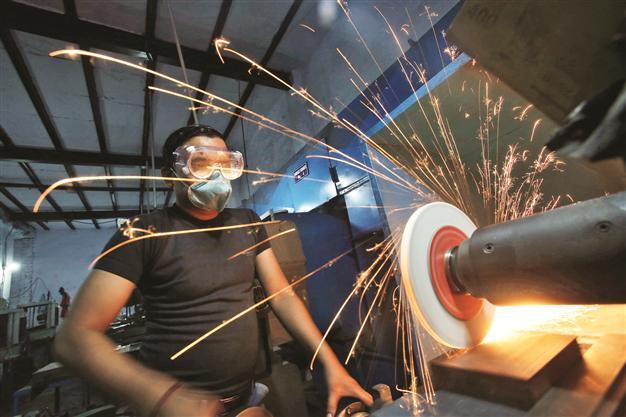 Turkey’s industrial sector highly dependent on raw material imports