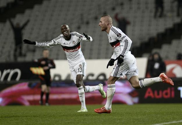 Beşiktaş defends top seat thanks to last minute penalty
