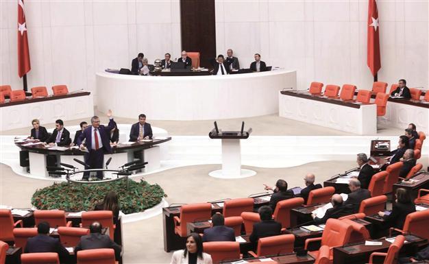 AKP seeking ways to speed up contentious security bill