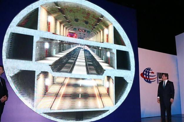 Turkish PM presents Istanbul sea tunnel mega-project