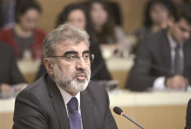 Turkish energy minister goes to Azerbaijan to discuss gas issues