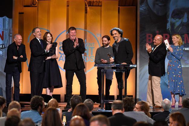 Birdman vs Boyhood Oscar battle heats up after Spirit Awards