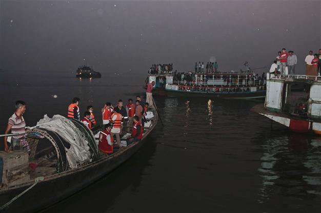 Bangladesh unrest toll tops 100 as more bodies found