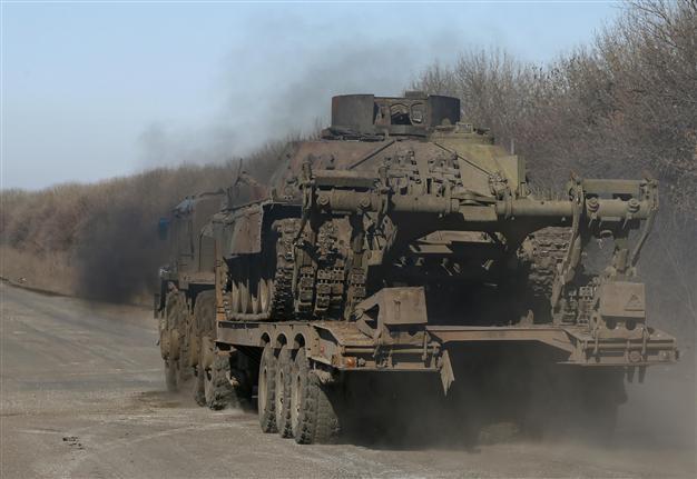 Pro-Russian rebels set sights on Ukraine port city despite truce