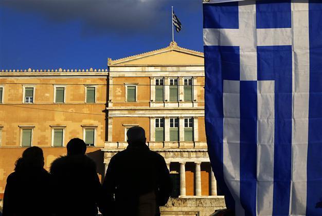 Eurozone backs Greek reform plan, 4-month aid extension